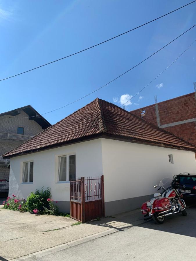 Lejla'S Guesthouse Gusinje Bagian luar foto
