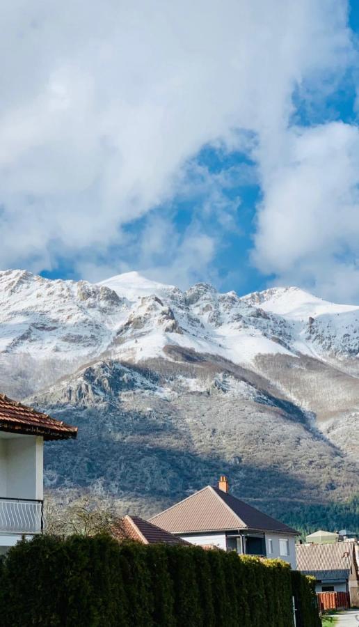 Lejla'S Guesthouse Gusinje Bagian luar foto
